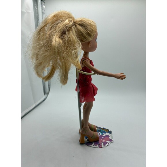 Bratz Doll Cloe with Red Glitter Dress and Tan Heels - Blonde Hair